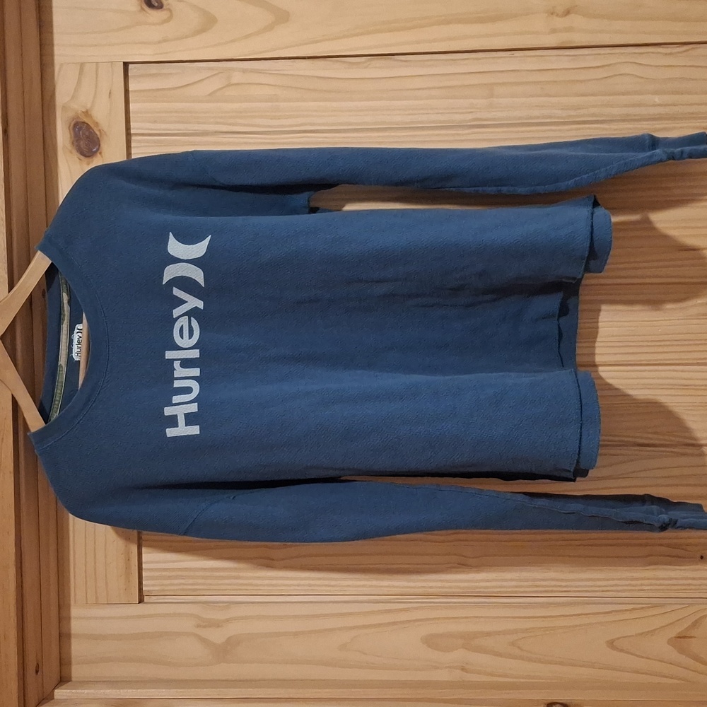 Hurley Long Sleeve Henley. Size XL